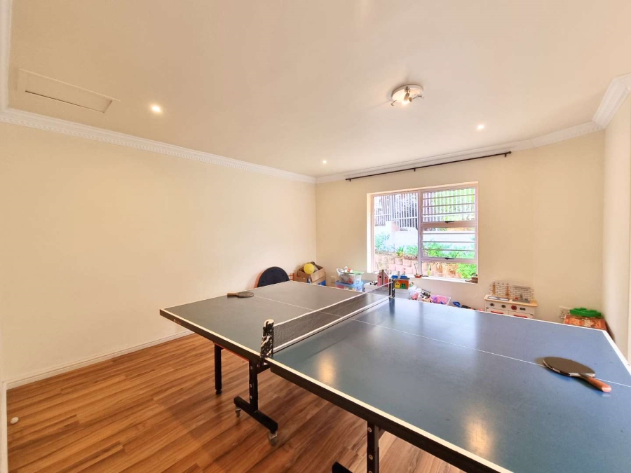 5 Bedroom Property for Sale in Chanteclair Western Cape